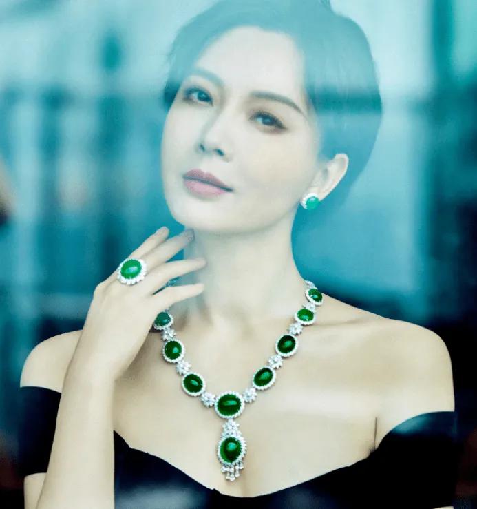 陈数戴的什么表,陈数雍容华贵惊艳个人写真