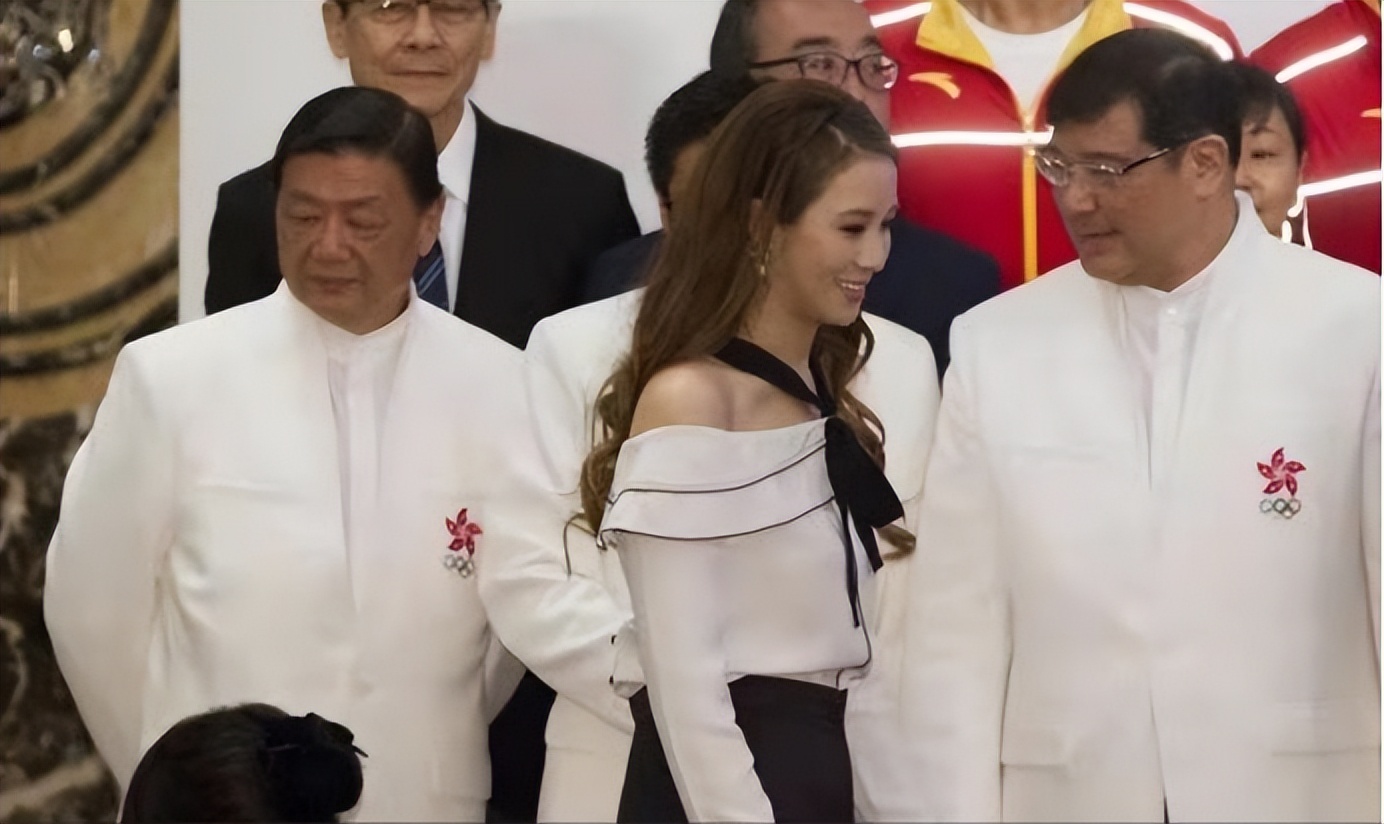 看徐子淇的现状，才明白嫁给李家诚是最好的选择