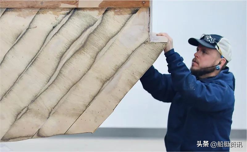 这家重生的造船商正在使用3d技术创造现代的红木经典游艇