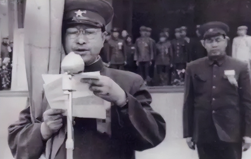 左权女儿考哈军工，却因“政审不合格”被拒，陈赓：你多填了个人