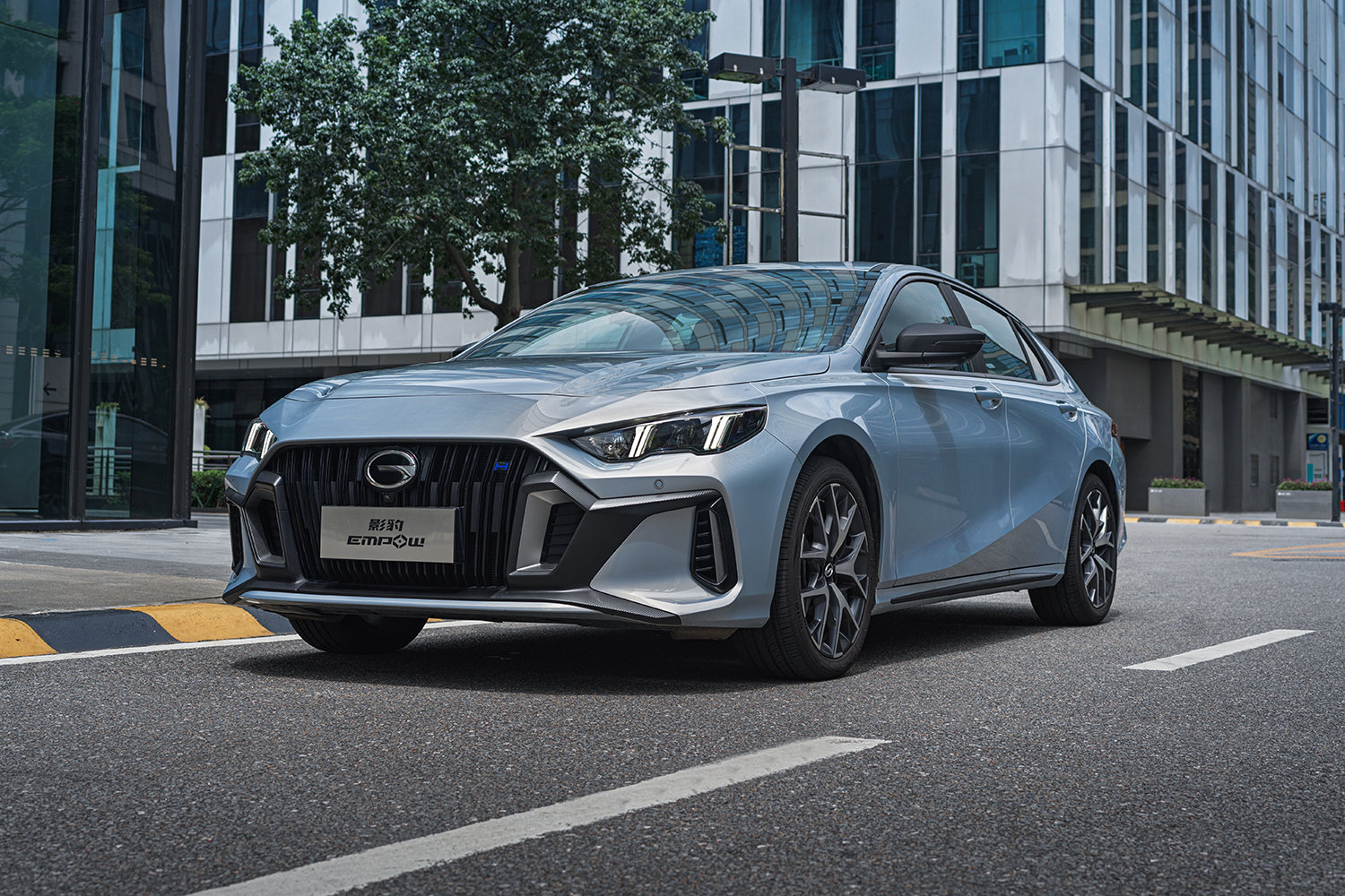 油电混合车15万内无需充电的轿车,油电混合车推荐10-15万轿车