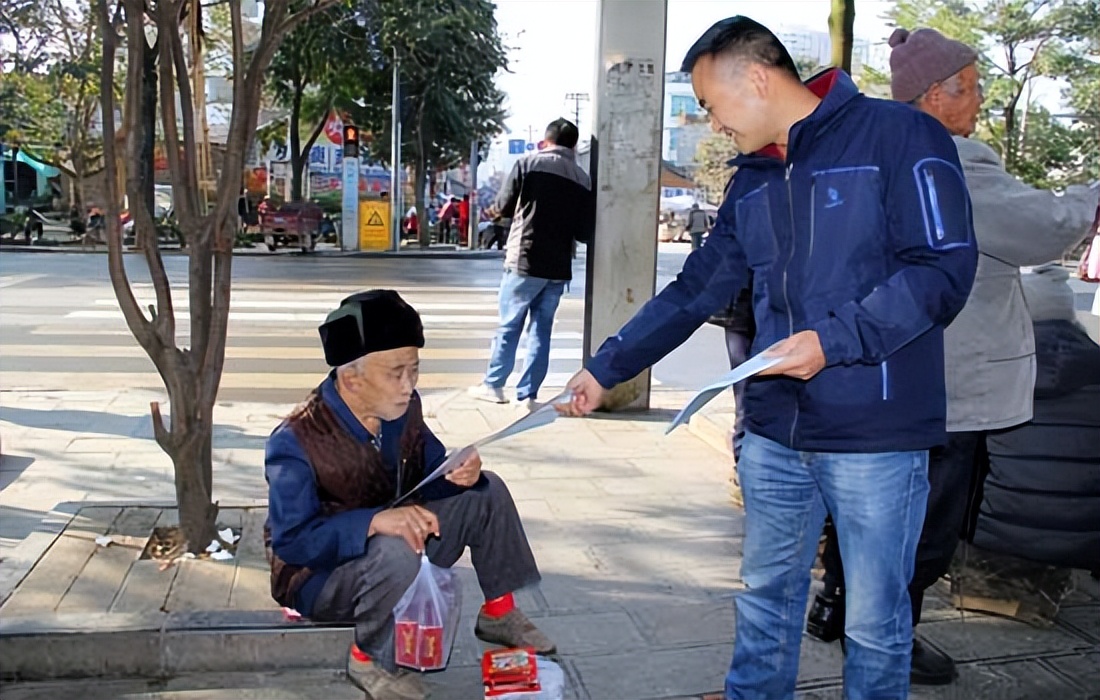街边发传单的辛酸史,大街上发传单是干嘛的