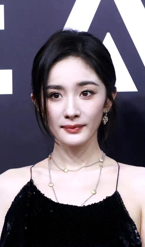 盘点爆火的红毯明星造型,最新女明星红毯惊艳合集