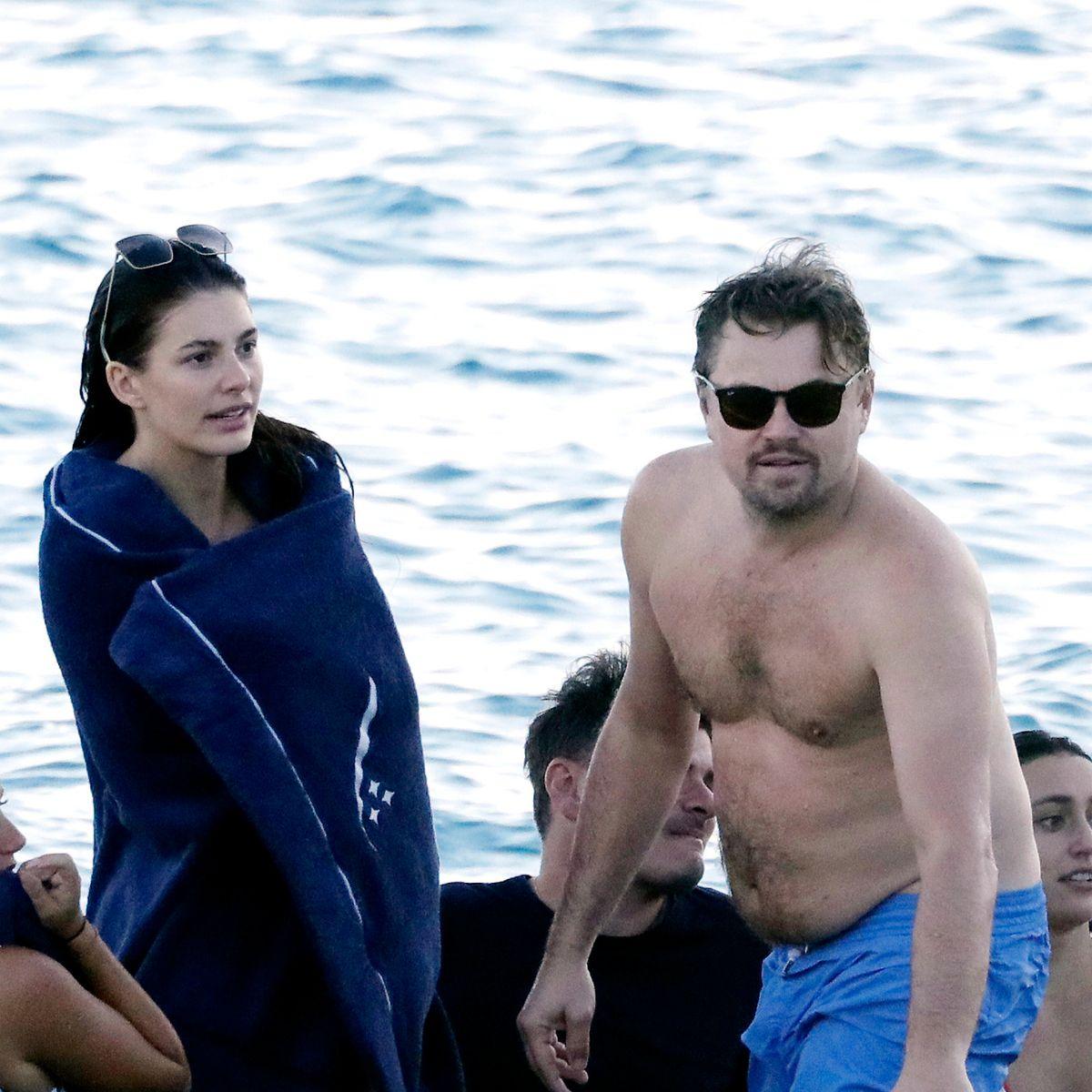 小李子办游艇派对女友庆生,小李子和朋友一起在游艇度假