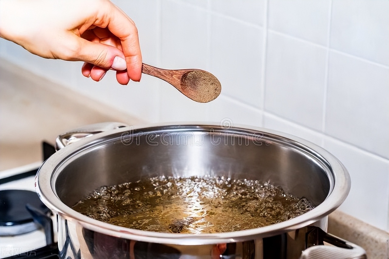 为啥黑胡椒粉没有臭味白胡椒粉有,超市买的现磨的胡椒粉怎么有臭味