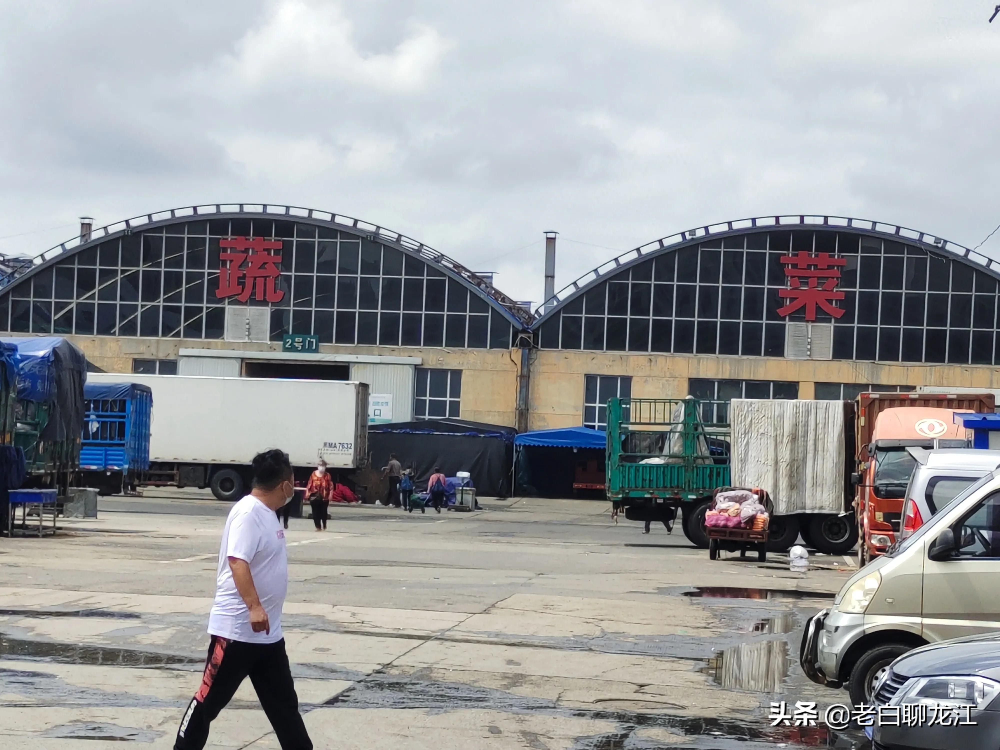 哈西服装城西服定制,哈西服装城封闭了吗