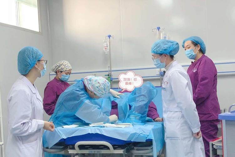 女人生孩子遇上男医生，被看*处私**太尴尬怎么办，医生：请相信我们