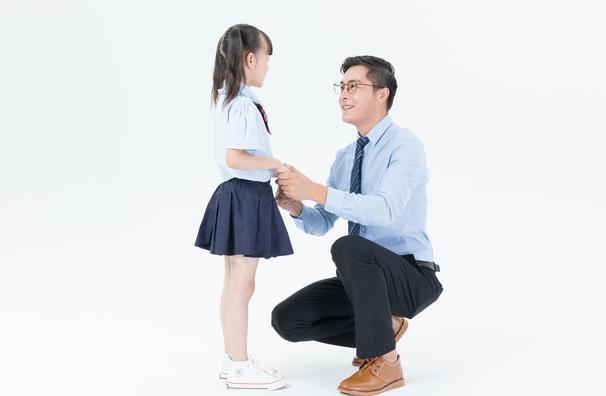 2019年，女儿喝农药自杀，父亲却去警局自首，父亲：都是我的错