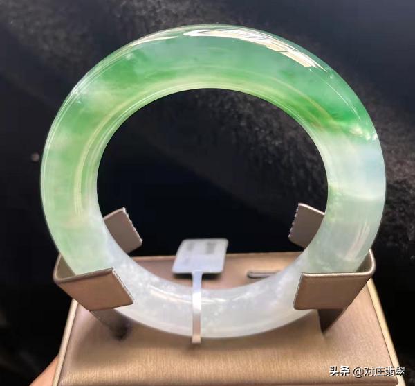 缅甸翡翠手镯直播黄翡,直播间翡翠手镯色差