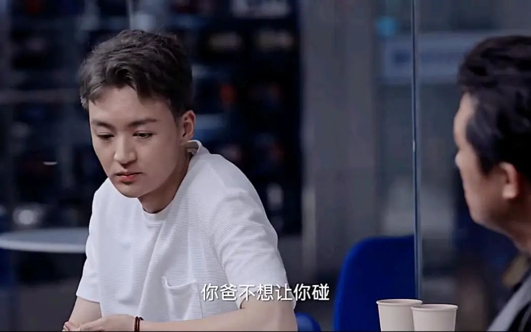 狂飙陈书婷霸气时刻,狂飙陈书婷开的车