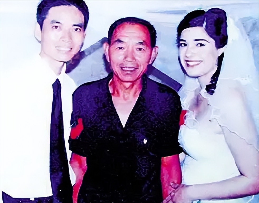 中国农村小伙娶外国美女，后定居美国相妻教女，15年过去仍很幸福