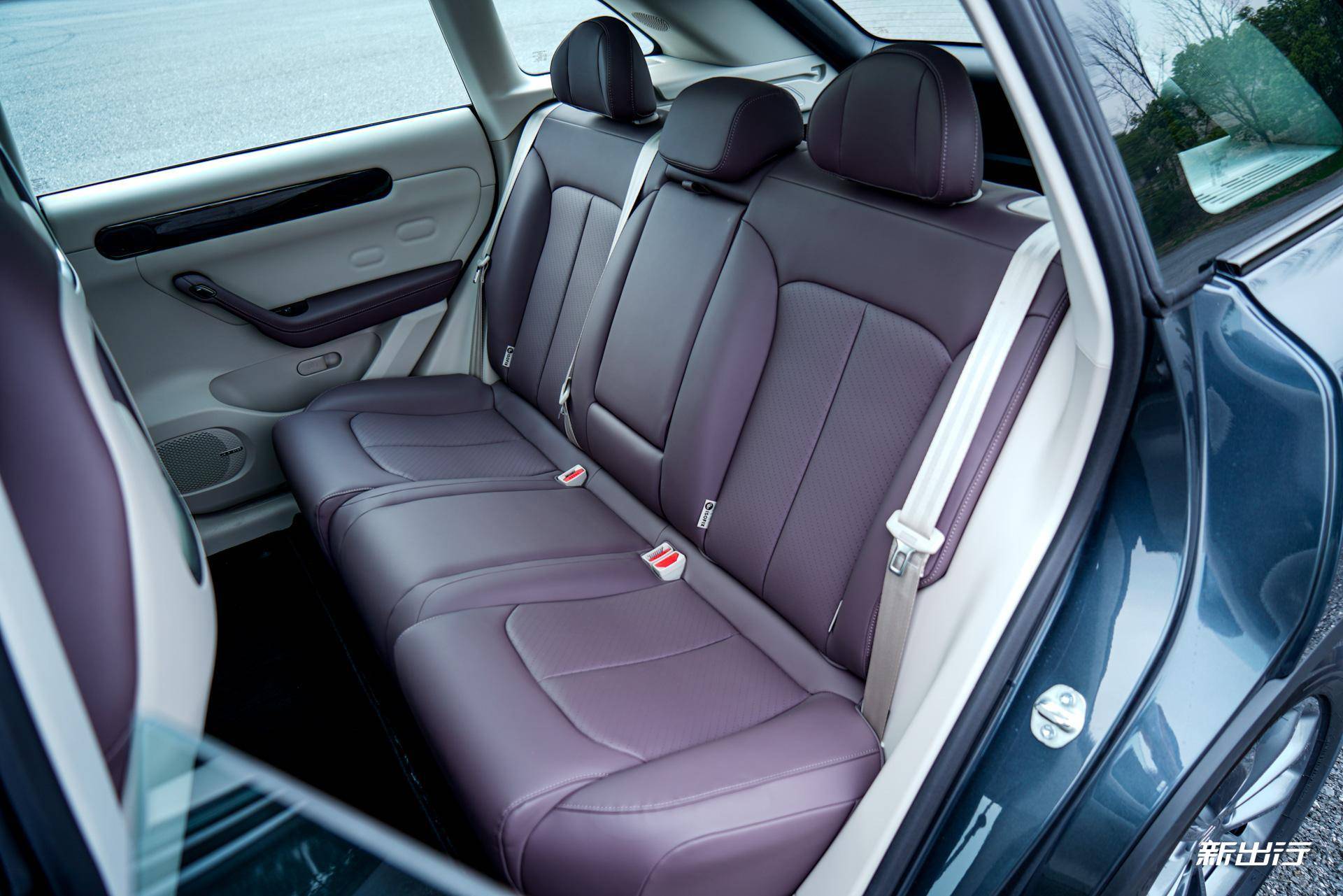 15万的中型SUV体验如何?静态实拍零跑23款C11