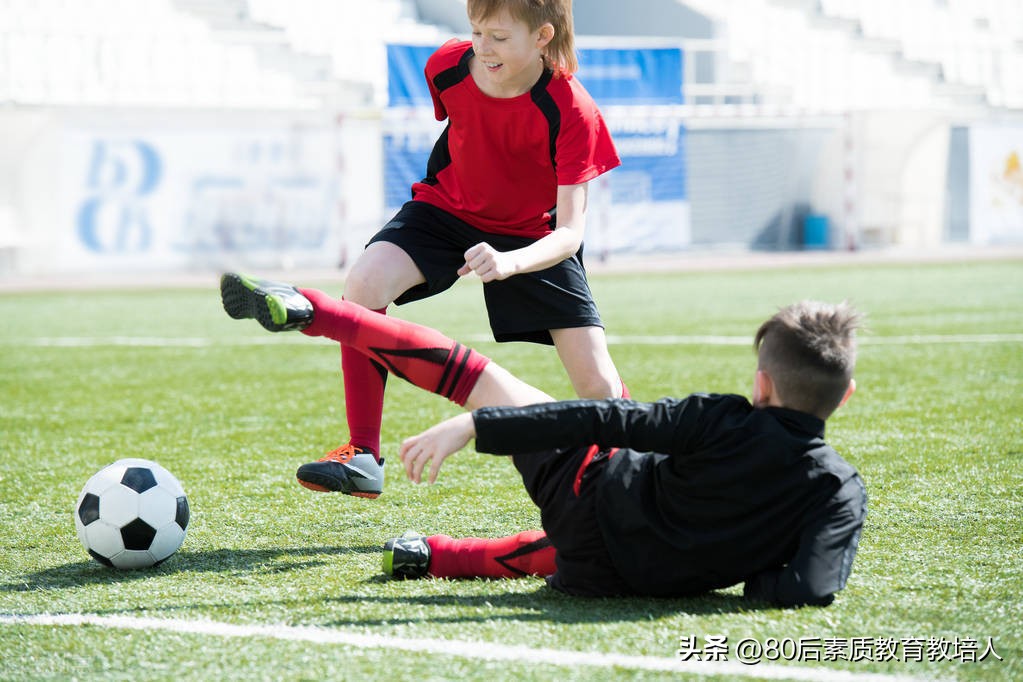 中考足球多大开始学,为了中考体育学轮滑