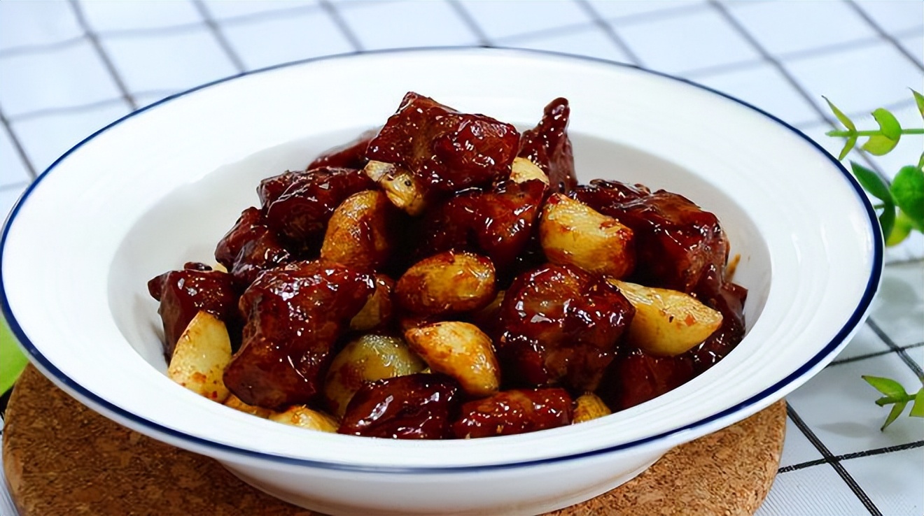 吃饺子不吃蒜香味少一半下一句,吃饭不吃蒜香味少一半下一句