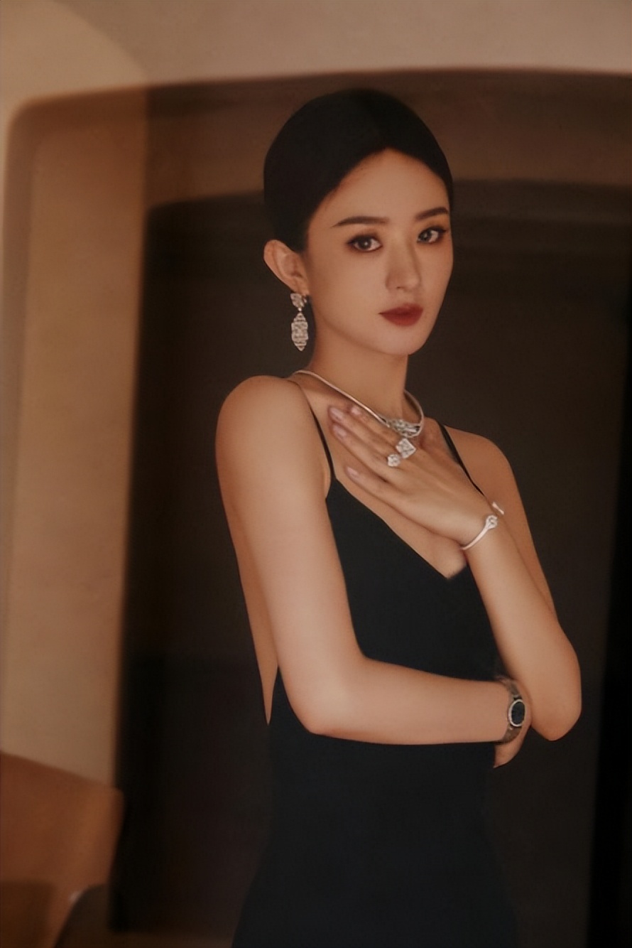 赵丽颖写真照片大全秀身材,赵丽颖写真吊带黑裙图片