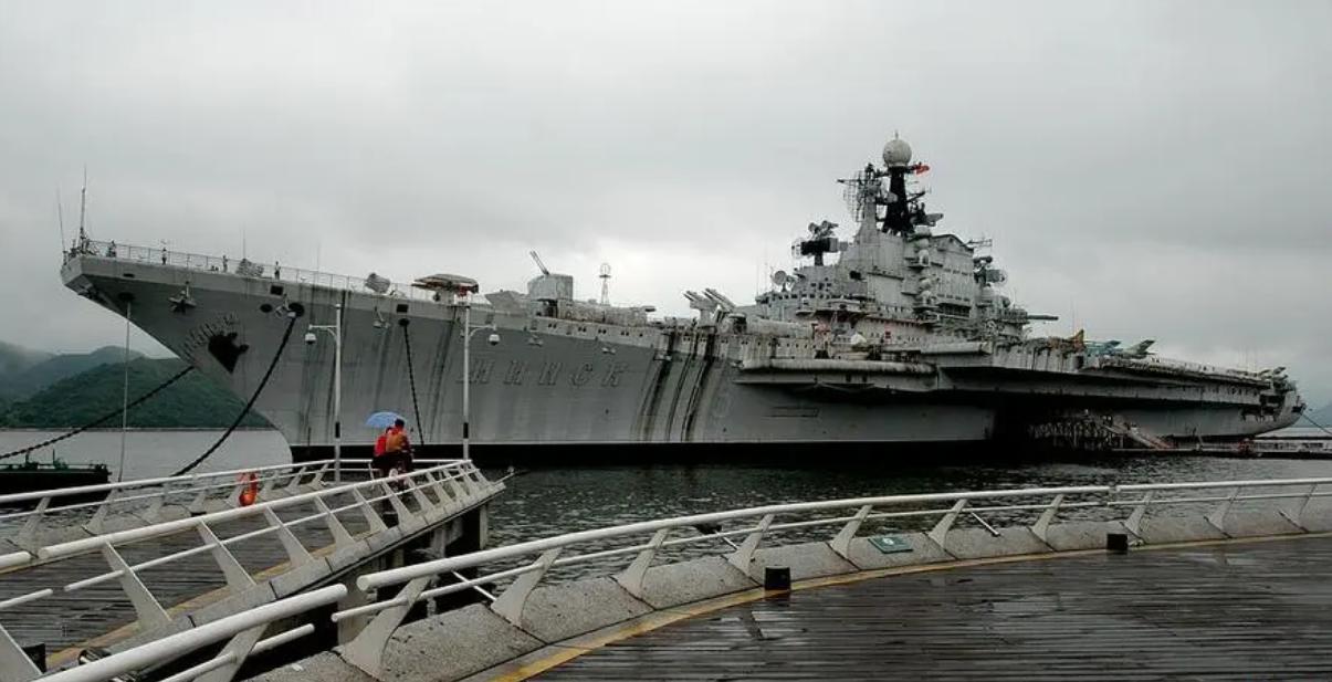 中国花2000万美元买下瓦良格号，舰内是否有图纸？多年后揭开真相