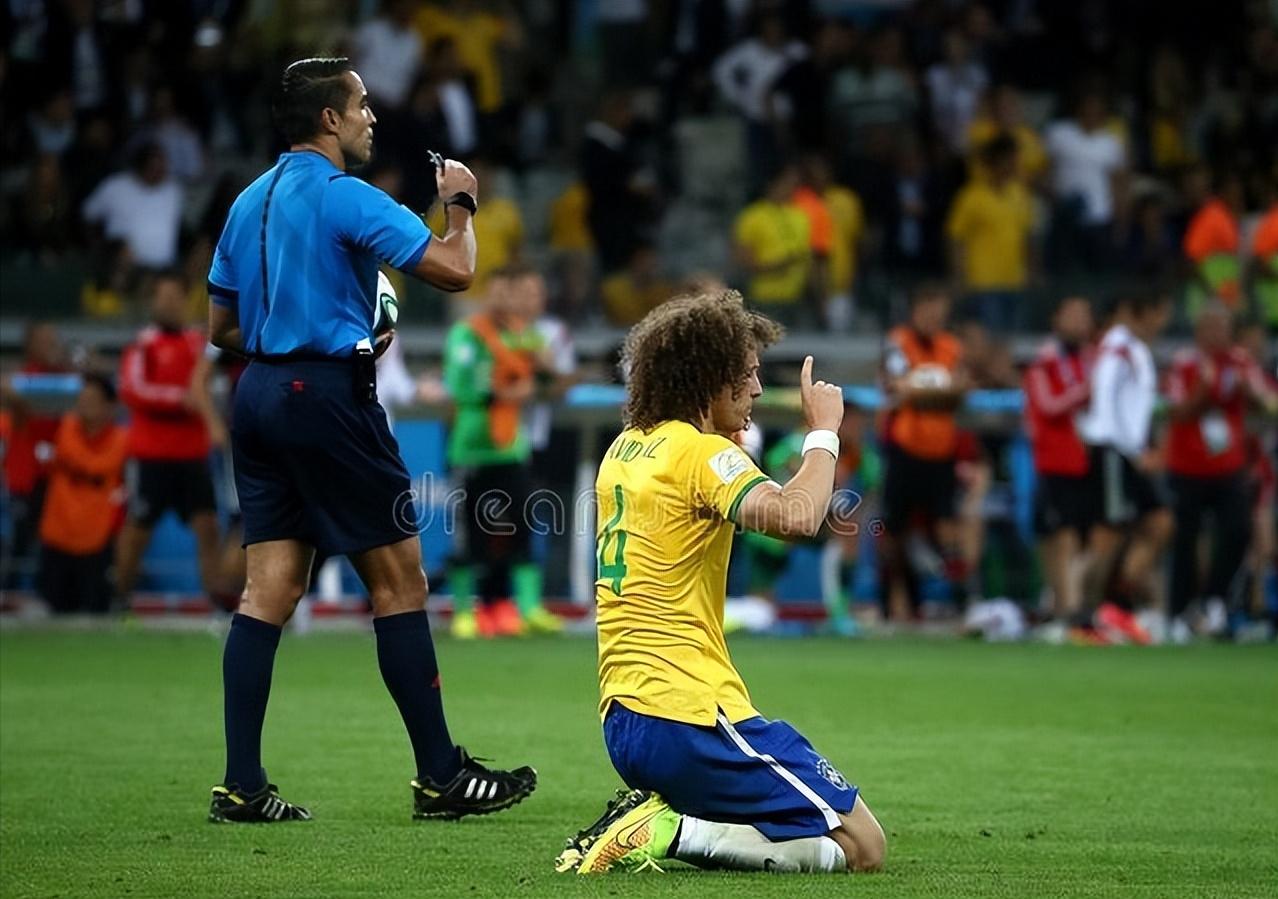 黄健翔对世界杯看法,黄健翔吐槽国足时他是解说员吗