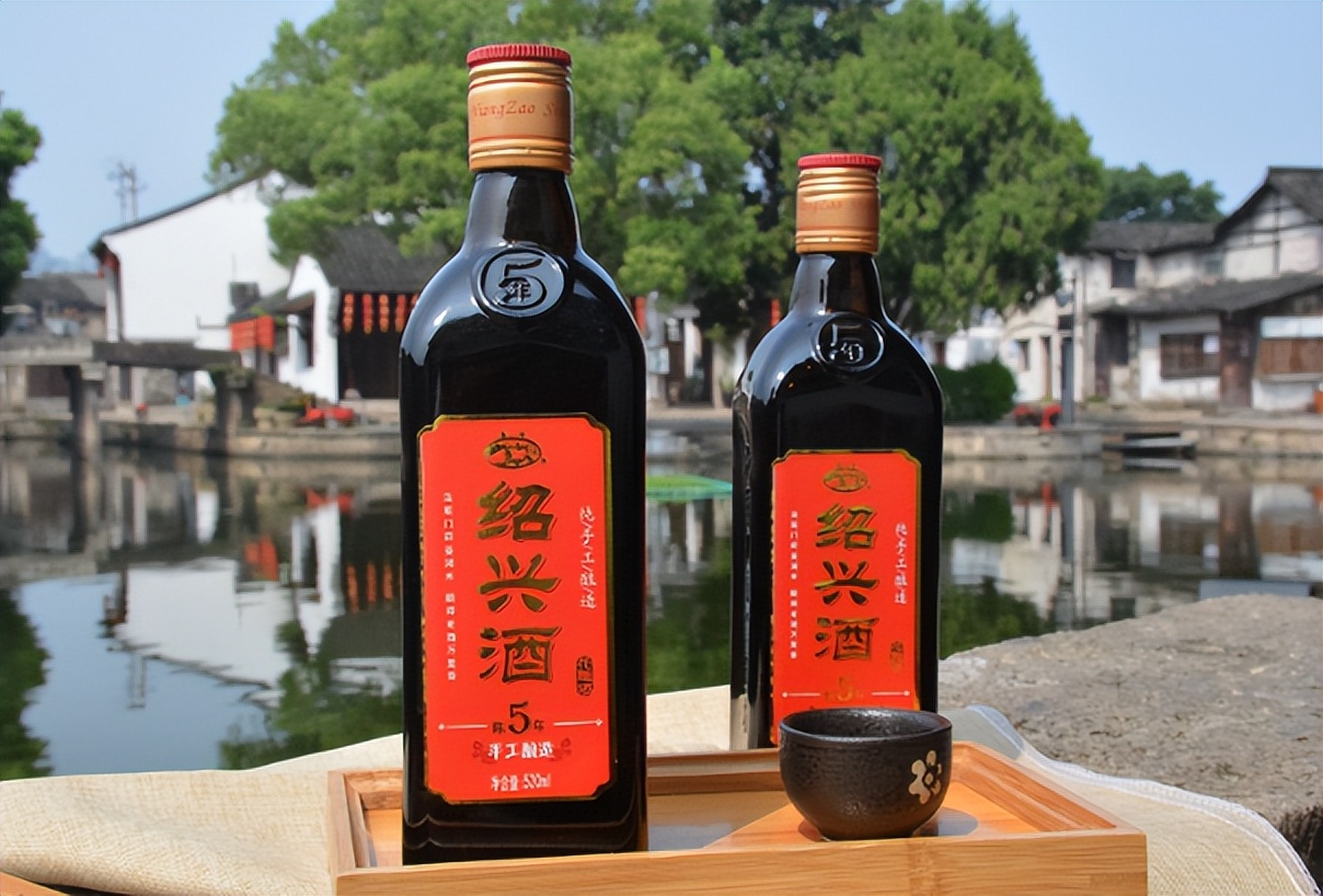 上海石库门黄酒红标黑标蓝标区别,上海石库门酒多少钱一瓶