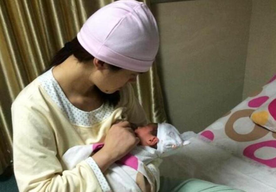 奶水不够怎么能知道宝宝吃饱了,宝宝5个月了奶水不够怎样追奶