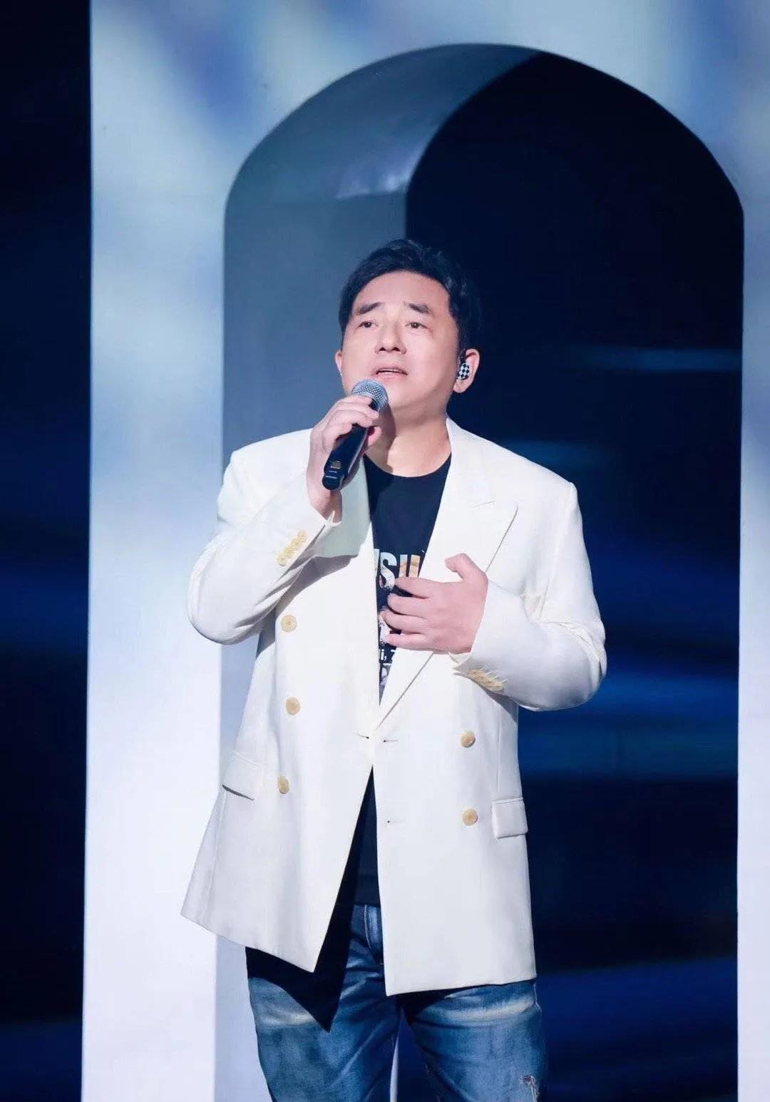 吕方跟郑裕玲谈恋爱多久,吕方跟郑裕玲是不是分手了