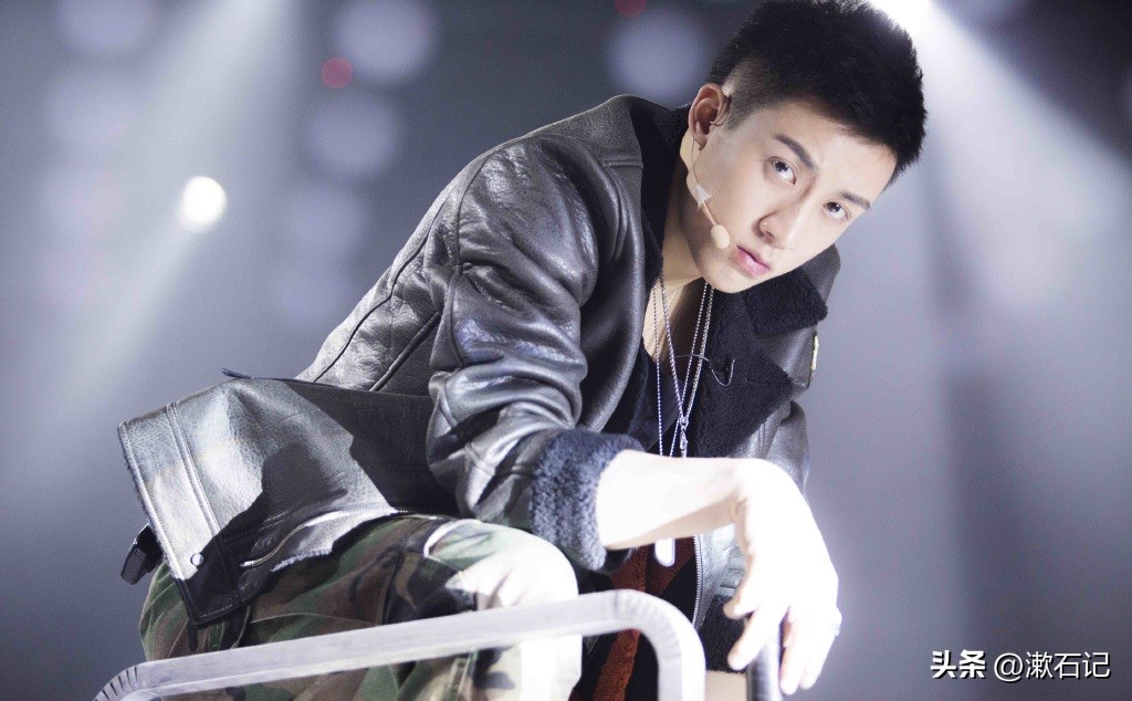 娱乐圈4大抠门精：聚餐不买单，送“假名牌”，欠钱还理直气壮