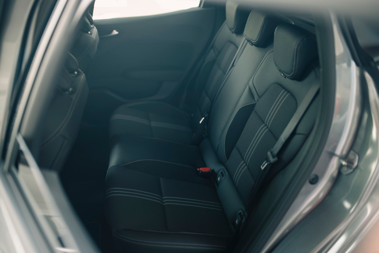 雷诺lutecia新款,法国雷诺汽车试驾