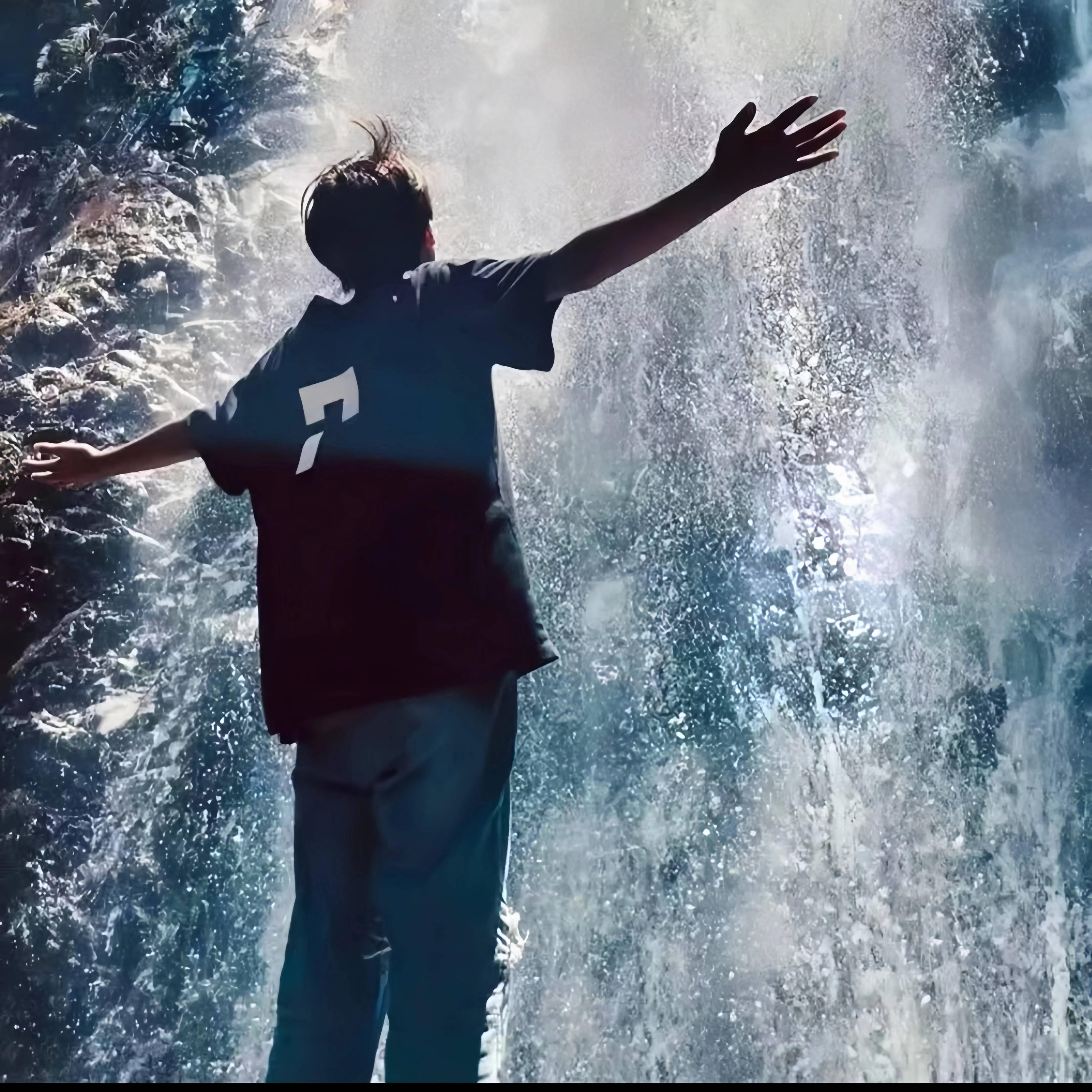 成熟稳重痞帅的男人头像,成熟痞帅男头像