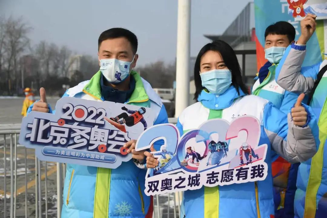 闪闪发光的勋章,闪闪发光的荣誉证书