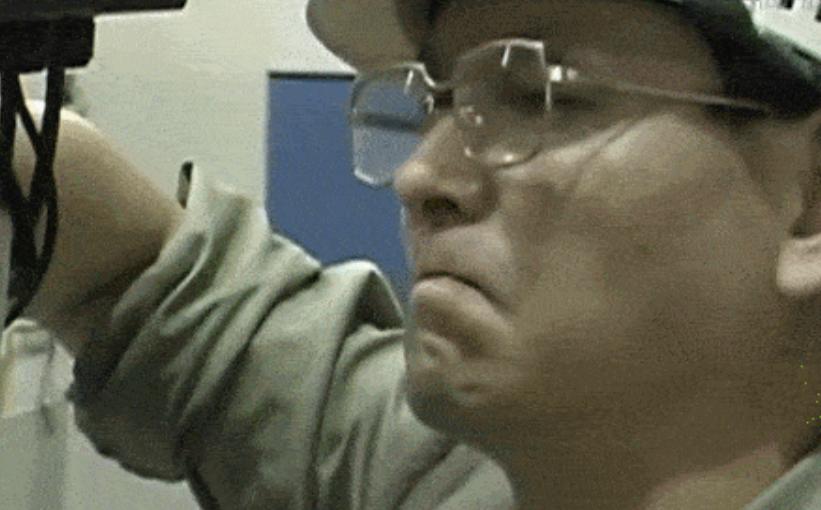 上海小伙负债42万到日本求学,被骗到农村成了黑户,打工15年养家人