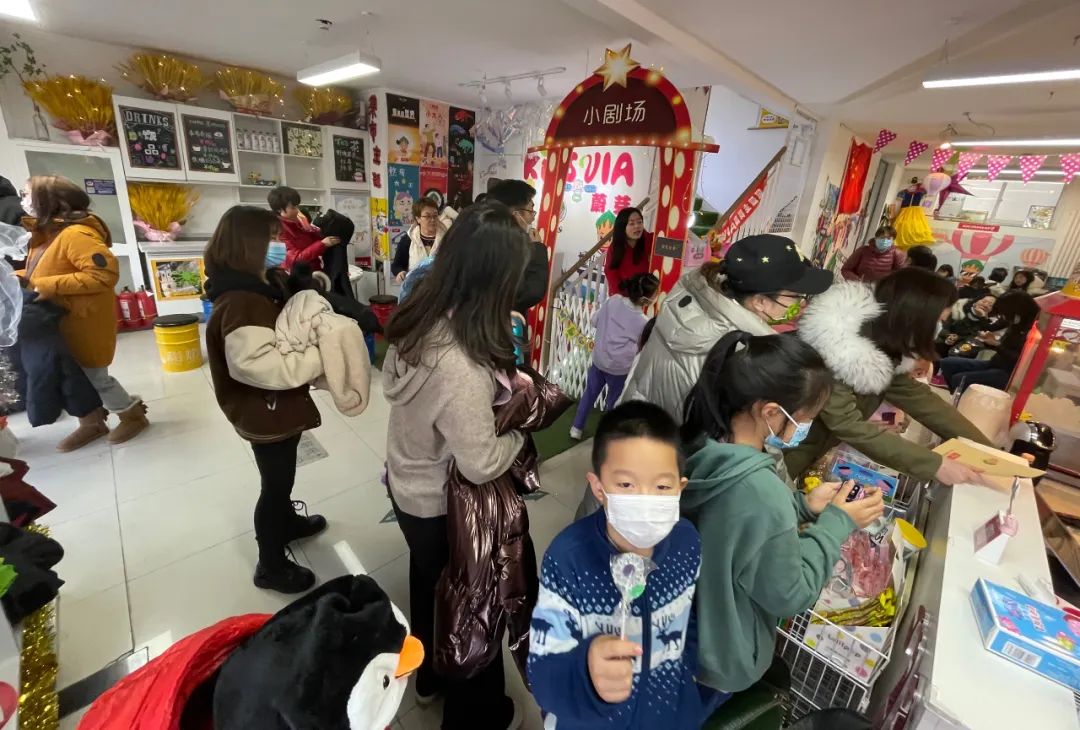 失业后的教培人，转型带孩子玩剧本杀