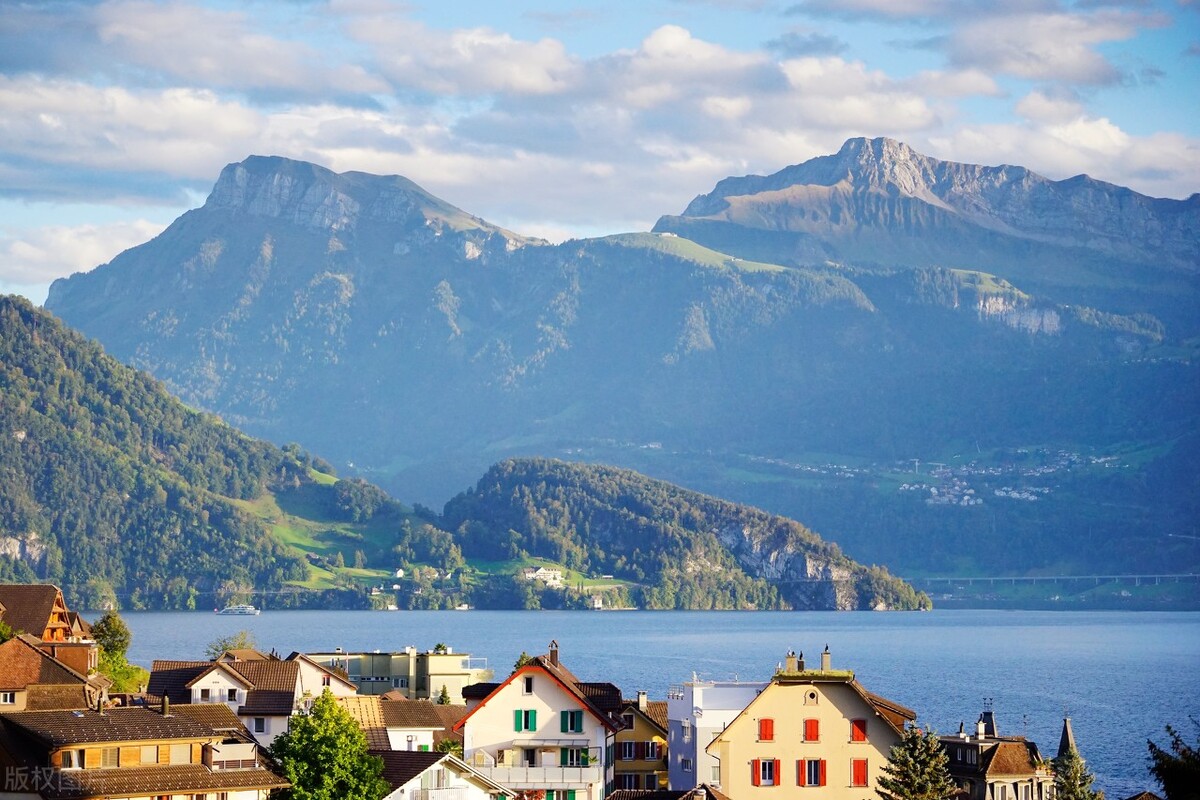 6000吨黄金送往中国，瑞士不敢继续赖账，美元的地位还在持续下降