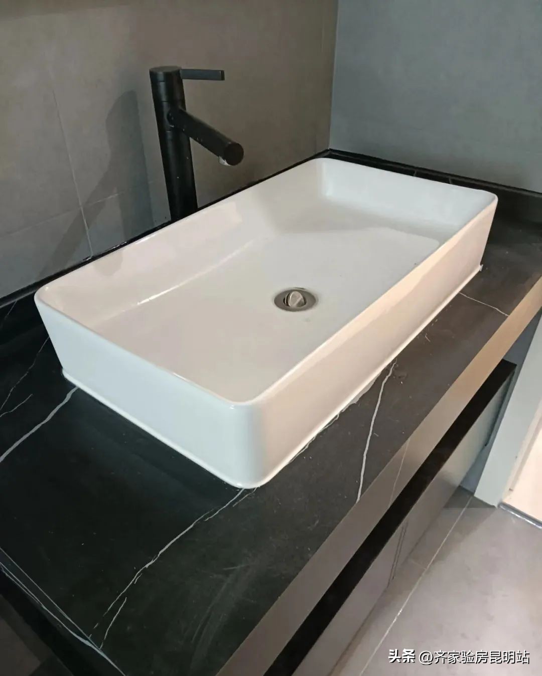 白色瓷砖最佳美缝颜色怎么选,厨房上墙砖美缝颜色怎么选