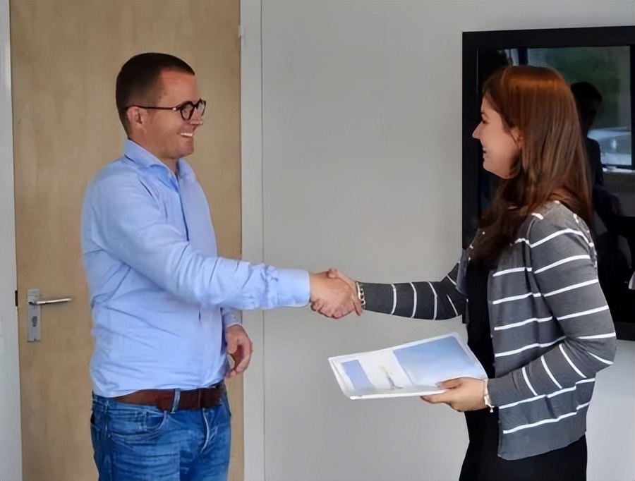 如何进行商务沟通英语口语,商务英语对话实用技巧