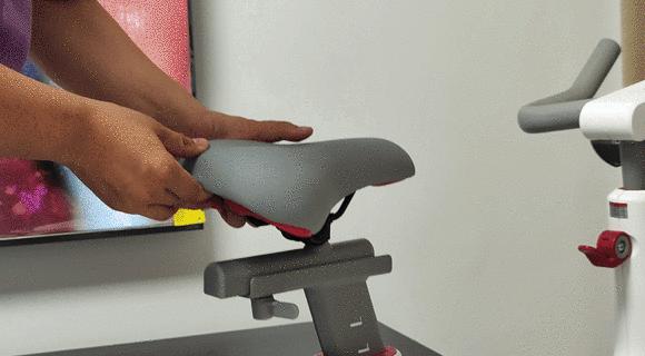 动感单车伤脚吗,动感单车利与弊