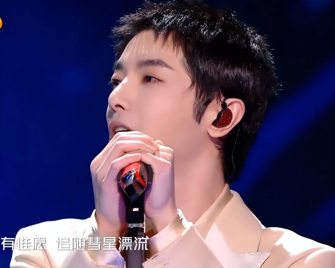 跨年压轴pick谁?江苏、湖南卫视都说跨年收视第一!B站3.3亿人气