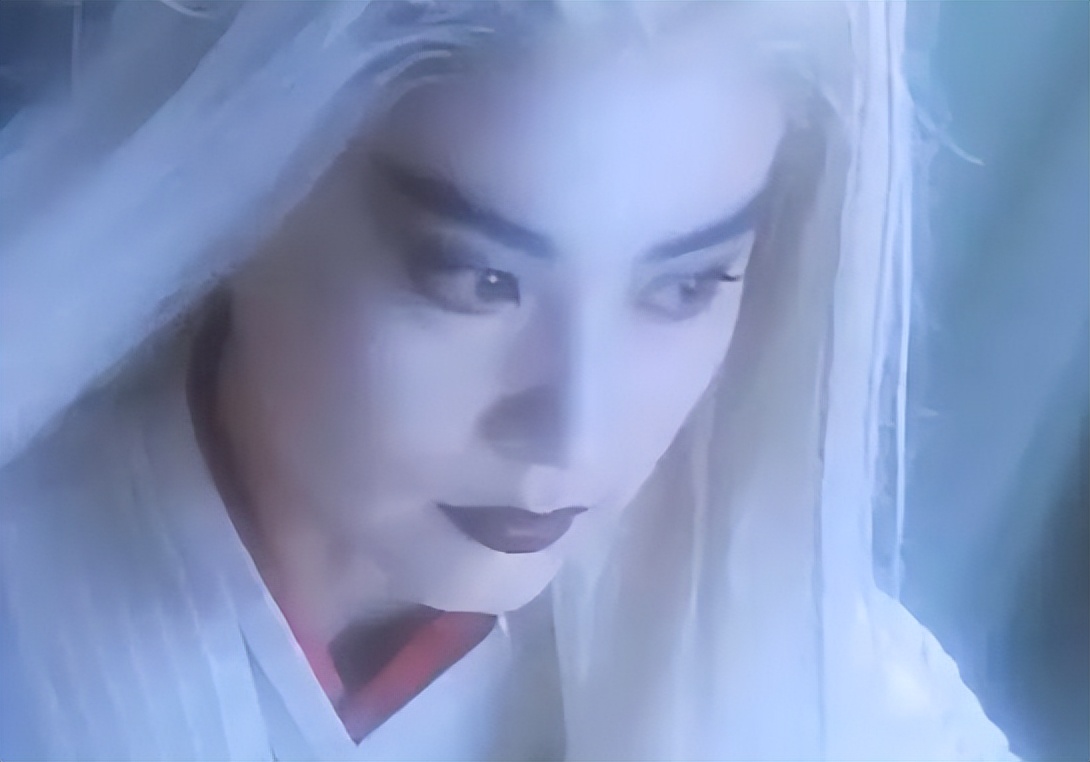 练霓裳一夜白发几个版本,练霓裳扮演玉罗刹