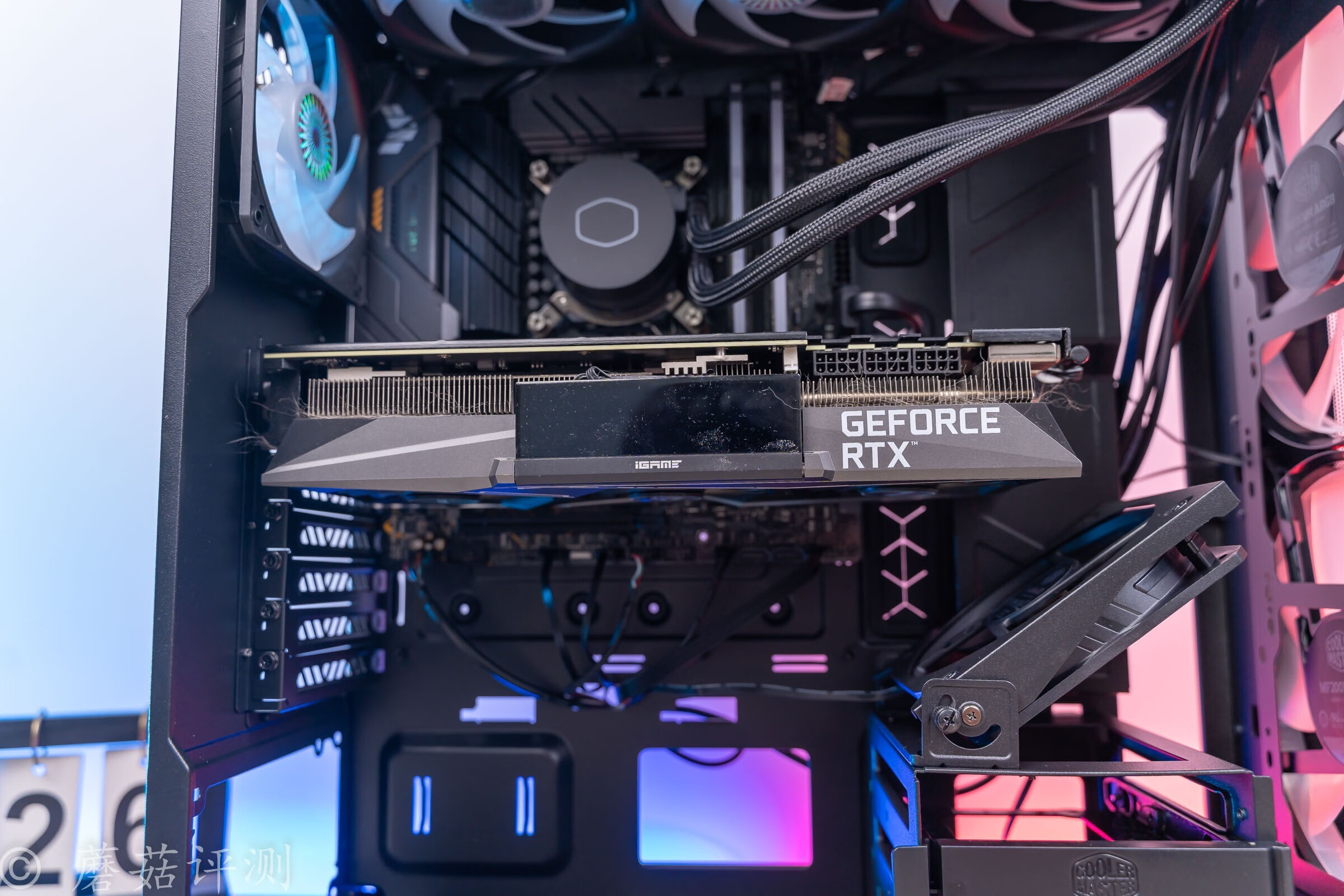 连续多日的高温，让朋友家的主机燥热难耐、更换机箱散热后获新生