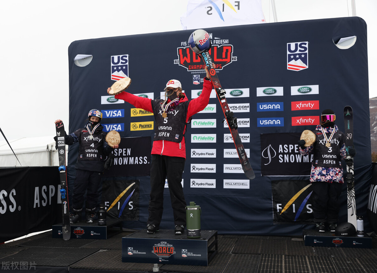 谷爱凌2022冬奥获得多少奖牌夺冠,2022冬奥金牌颁奖仪式谷爱凌图片