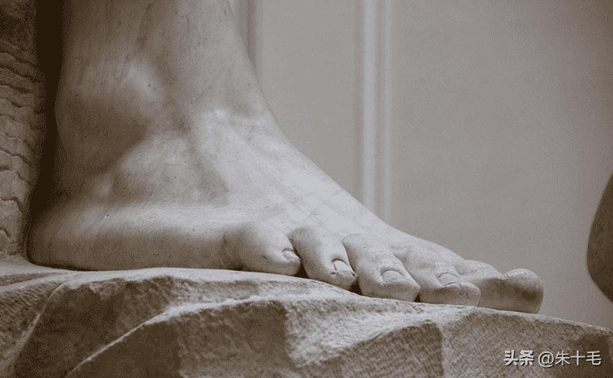 30张老照片再现！变态的纳粹，逼犹太人女人脱衣，集体*杀屠**