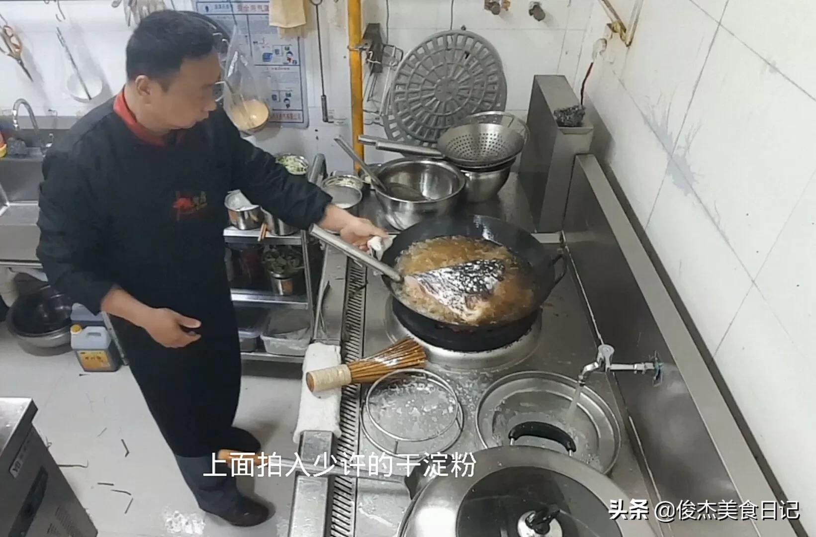 鱼头炖豆腐做法,鱼头炖豆腐最正宗的做法