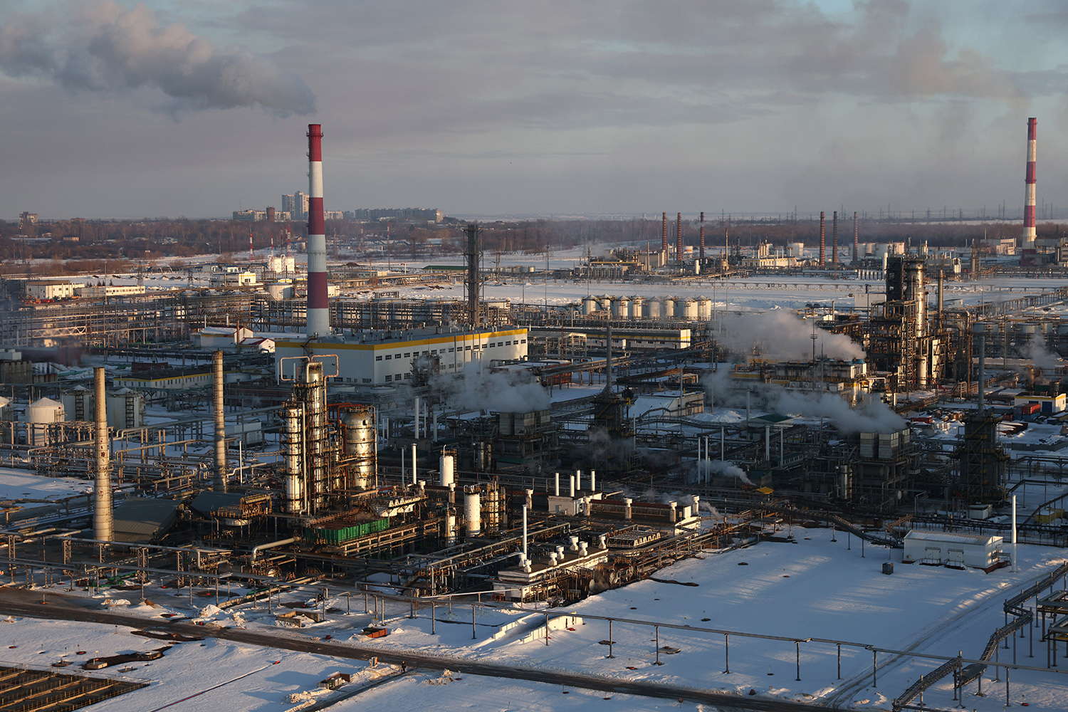 德国反复被美监听，却仍想帮美卡中国半导体脖子，我商长当面交涉