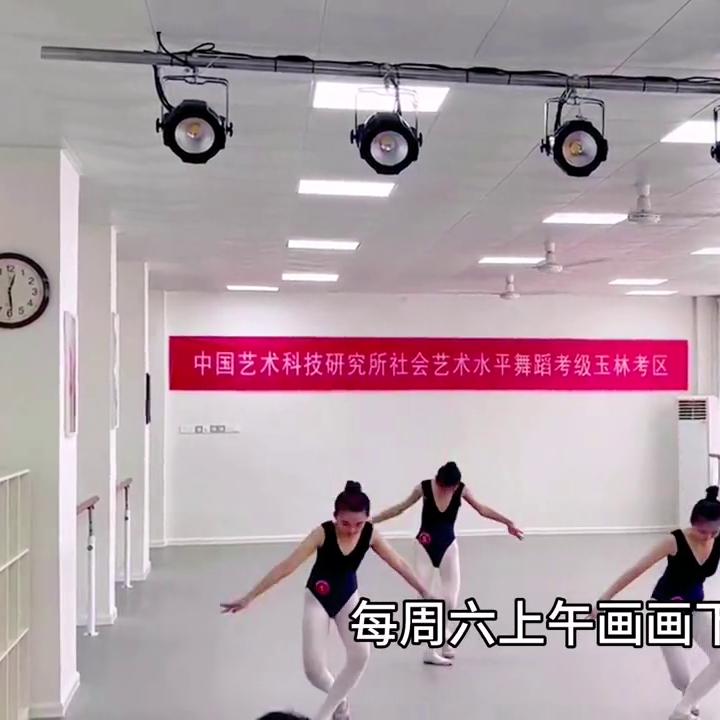 兴趣班孩子不愿意坚持家长怎样做,给孩子选择兴趣班最大的坑