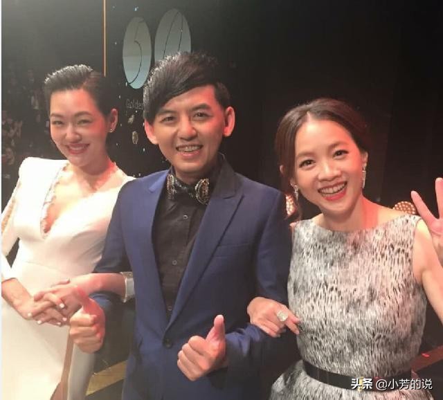 和女儿曾宝仪视频习惯性脱衣服，上厕所一丝不挂戒指都要摘掉