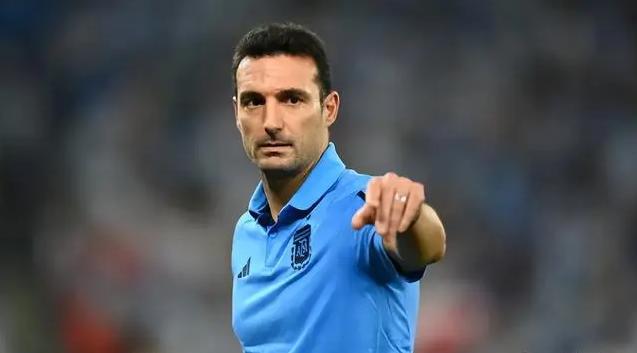 卡塔尔世界杯收官之战:斯卡洛尼战术对路助阿根廷队再捧大力神杯