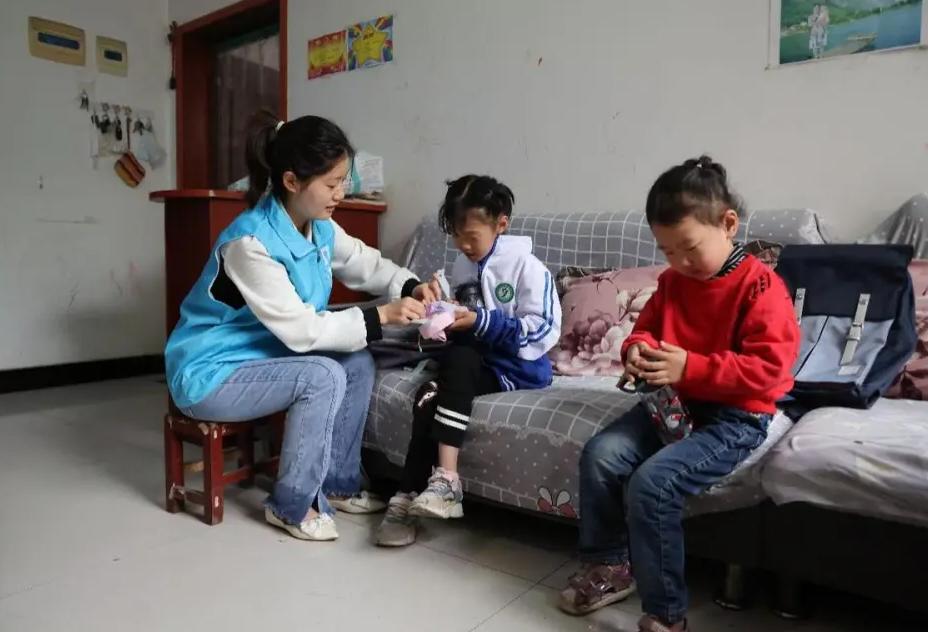 如何改善孩子的人际关系,克服儿童人际交往障碍