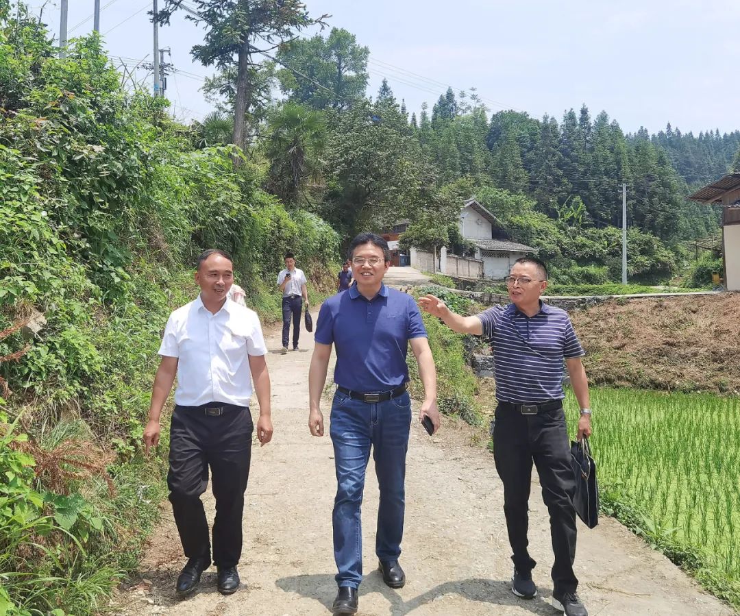 “乡村振兴工作是一项需要有情怀的工作”——市检察院到会同县地灵乡团结村调研乡村振兴工作