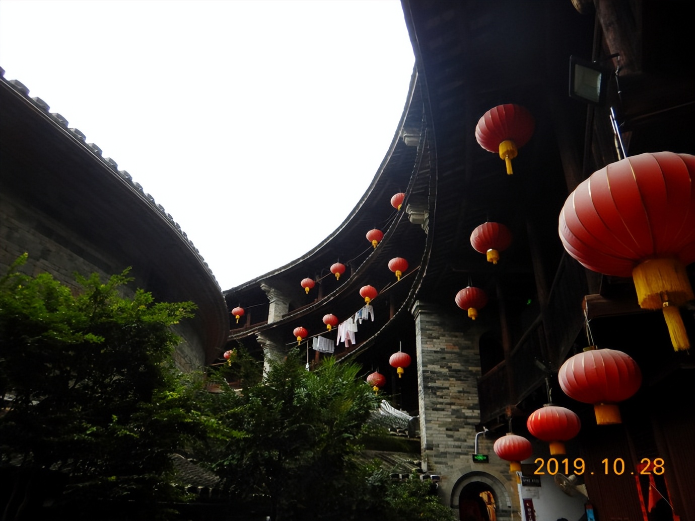 走进世界文化遗产之一福建永定客家土楼