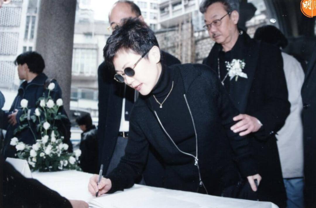 恋人妻、追青霞、混黑道、建豪宅，“武侠片之父”的江湖往事……