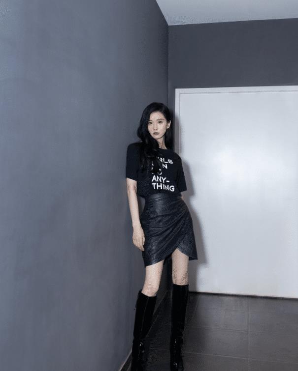 刘诗诗包臀裙身材,刘诗诗穿一字肩纱裙大秀身材