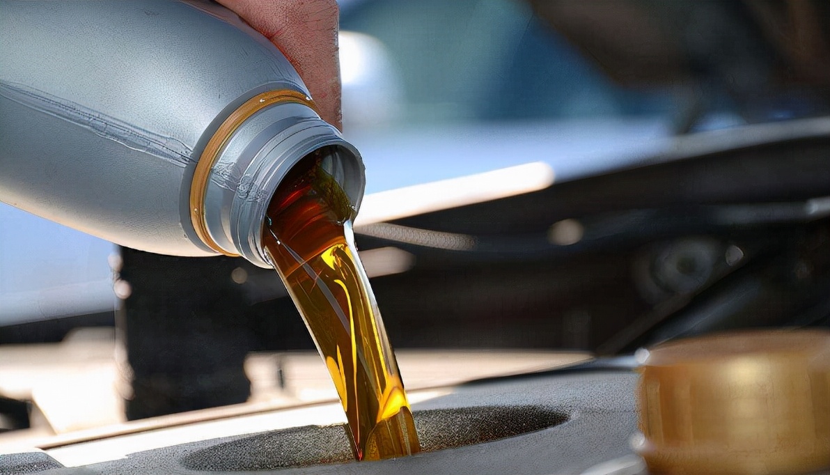 半合成机油一年更换一次可以吗,半合成机油一年换一次行吗